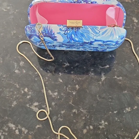 Lilly Pulitzer hard-sided clutch - Picture 4 of 6
